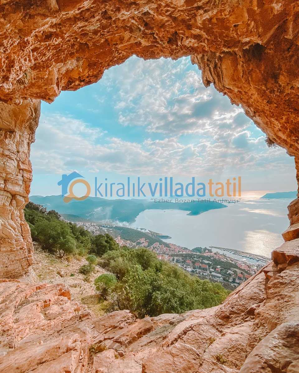 Kaş'ta Bir Efsane: Uyuyan Dev