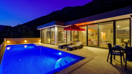 Kalkan Üzümlü Mevkiinde Muhafazakar Balayı Tatil Villası