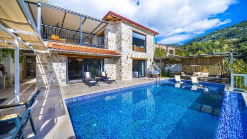 Kalkan İslamlar Mevkiinde Muhafazakar 4 Kişilik Tatil Villası